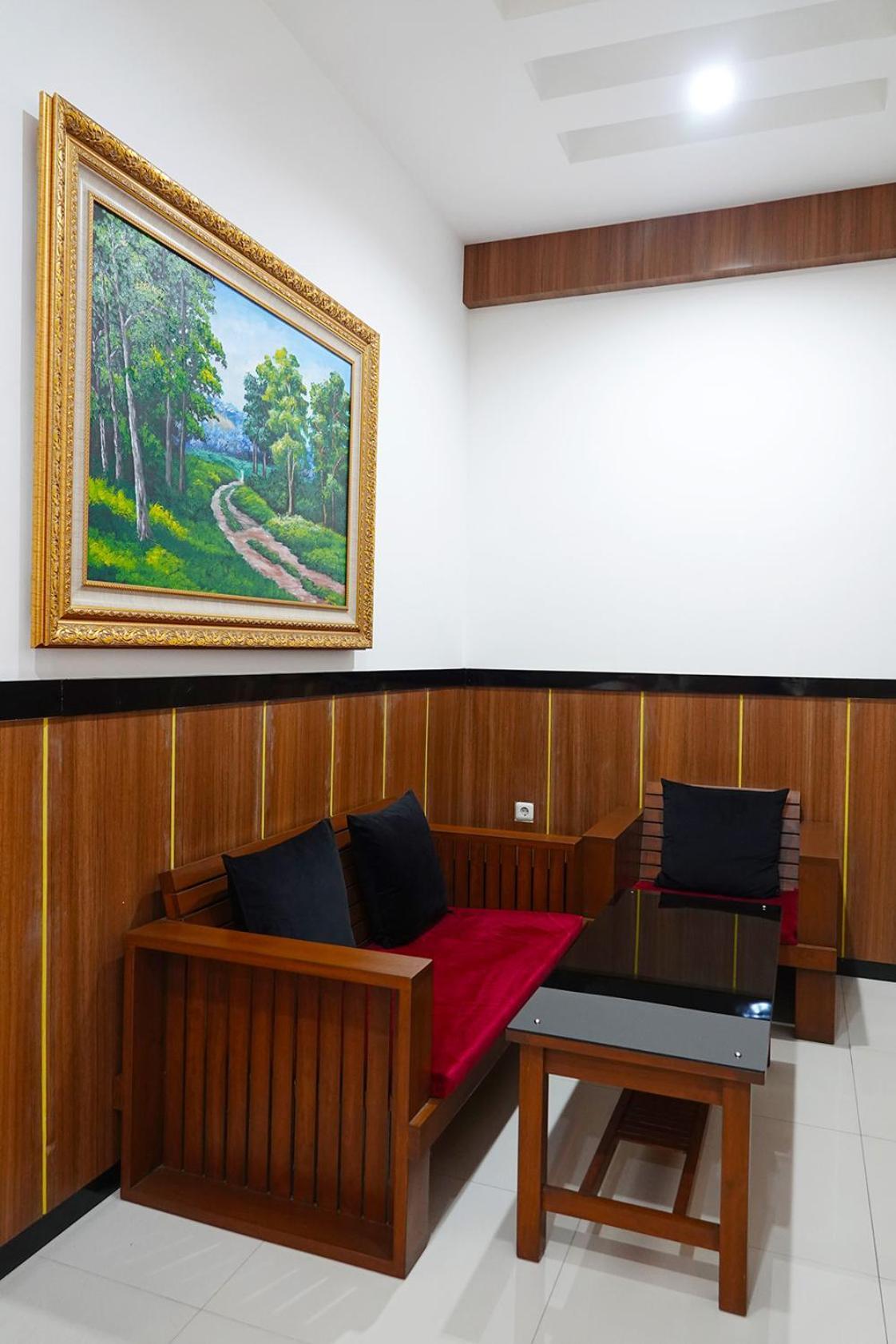 Baratha Hotel & Resto Bondowoso Zewnętrze zdjęcie