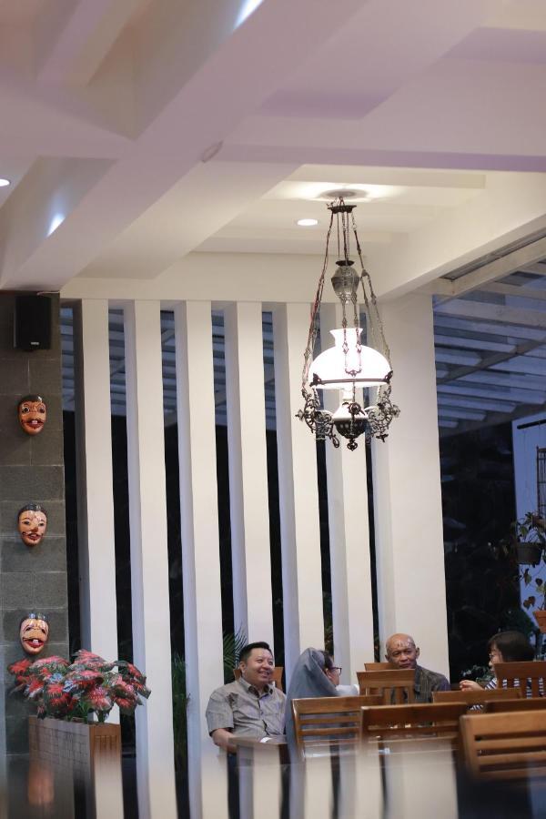Baratha Hotel & Resto Bondowoso Zewnętrze zdjęcie